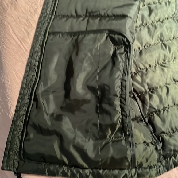 Aeropostale puffer vest - Picture 3 of 4